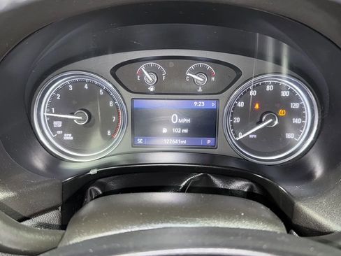 Used 2020 Buick Enclave Essence image 16