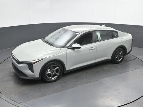 Used 2025 Kia K4 FWD image 35