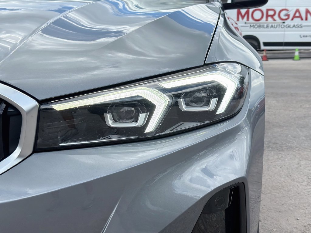 Used 2023 BMW 330i Sedan w/ Premium Package RWD image 9