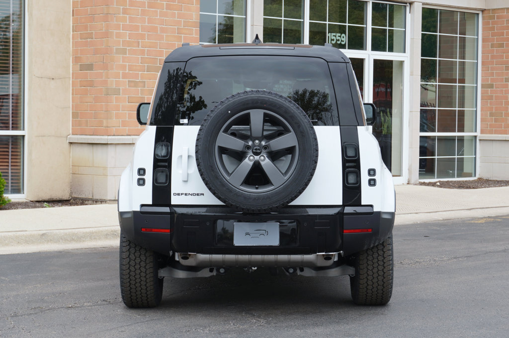 Used 2026 Land Rover Defender 110 S AWD/4WD image 5