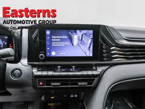 Used 2025 Toyota Camry LE image 12