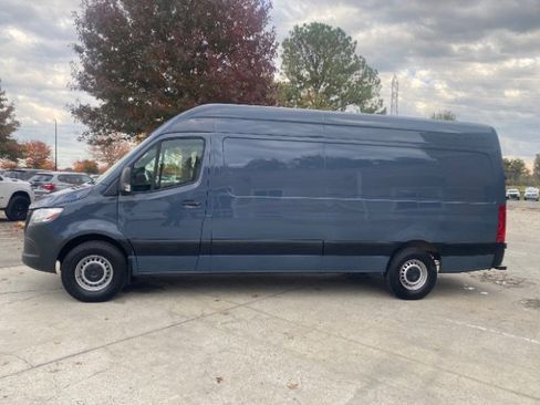 Used 2019 Mercedes-Benz Sprinter 170 image 2