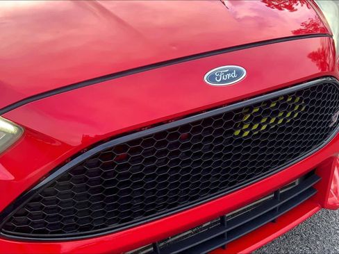 Used 2015 Ford Focus ST FWD image 30