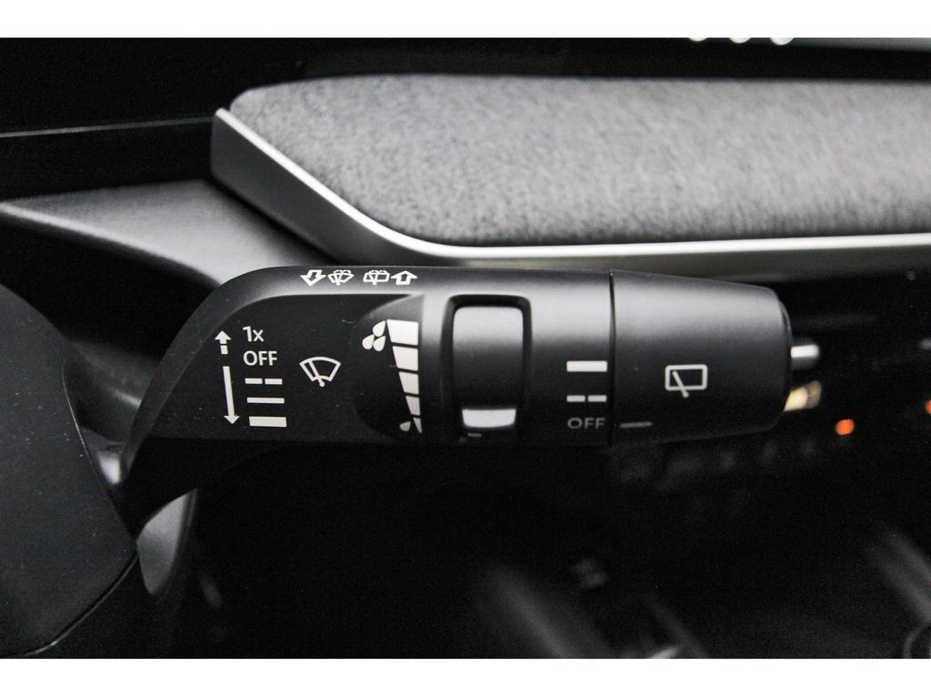 Used 2026 Nissan Kicks SV FWD image 16