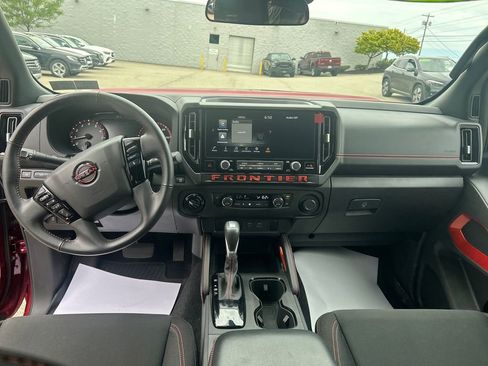 Used 2025 Nissan Frontier PRO-4X AWD/4WD image 13