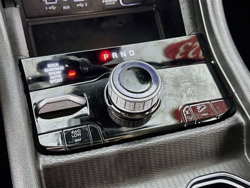 Used 2023 Jeep Grand Cherokee 30th Anniversary image 21