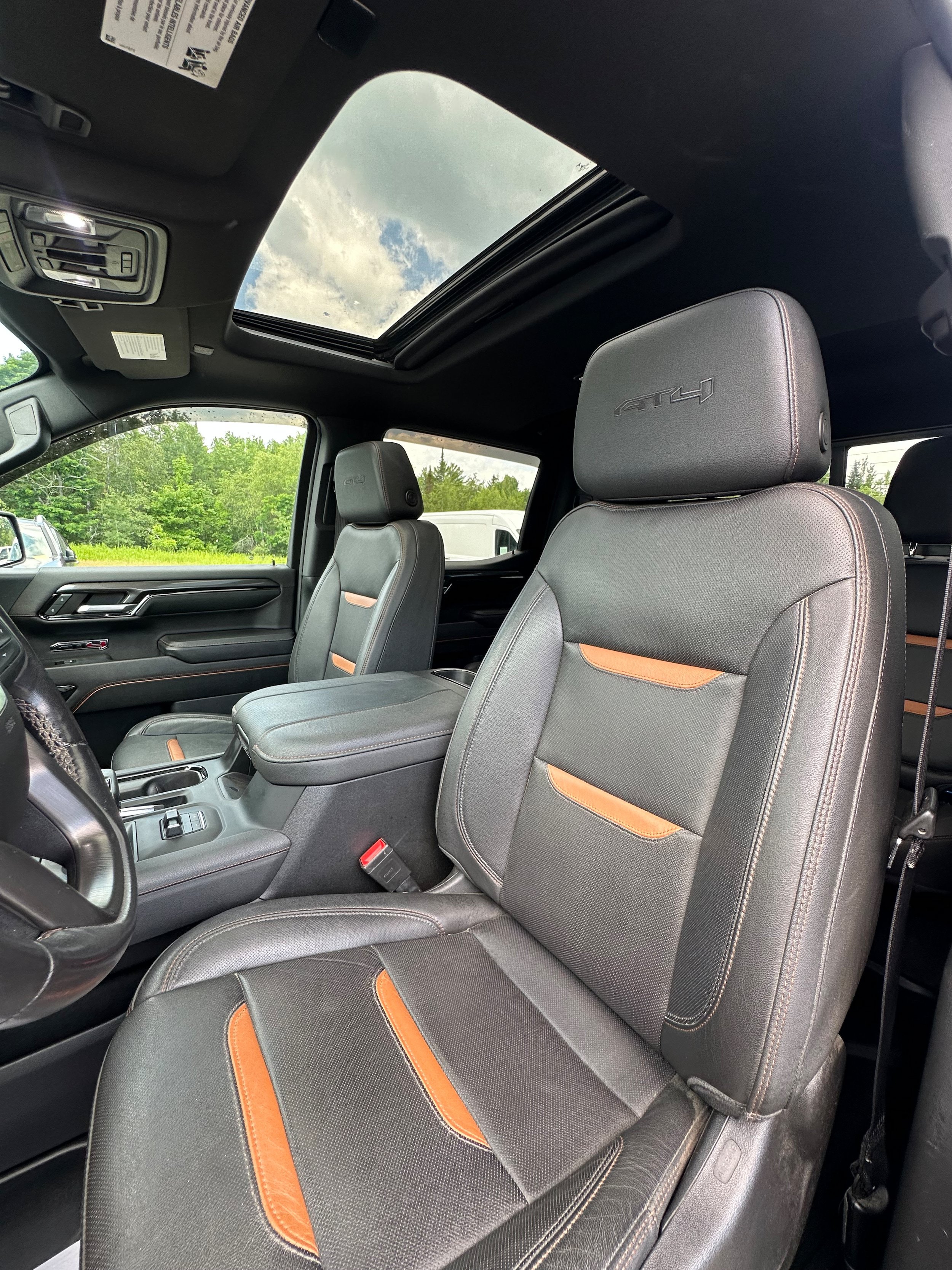 Used 2023 GMC Sierra 1500 AT4 w/ AT4 Premium Package AWD/4WD image 13