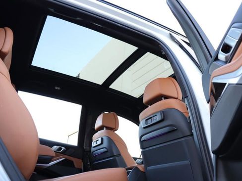 Used 2021 BMW X7 xDrive40i w/ M Sport Package image 38