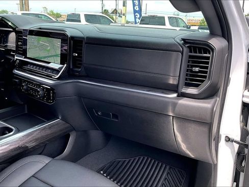 Used 2025 Chevrolet Silverado 2500 LTZ w/ LTZ Convenience Package AWD/4WD image 22
