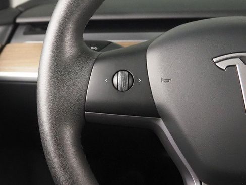 Used 2025 Tesla Model Y Long Range RWD image 20