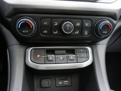 Used 2023 GMC Acadia SLT w/ Elevation Edition image 29