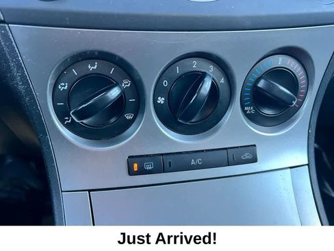 Used 2011 MAZDA MAZDA3 i Touring image 29