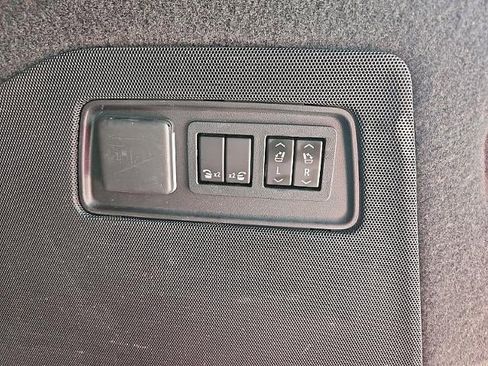 Used 2021 Cadillac Escalade Premium Luxury w/ Driver Assist Tech Package image 57