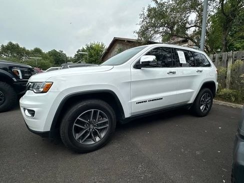 Used 2018 Jeep Grand Cherokee Limited AWD/4WD image 23