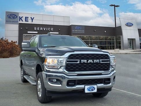 Used 2024 RAM 2500 Big Horn AWD/4WD image 3