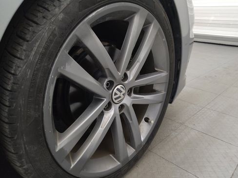 Used 2019 Volkswagen Jetta R-Line w/ R-Line Cold Weather Package FWD image 31