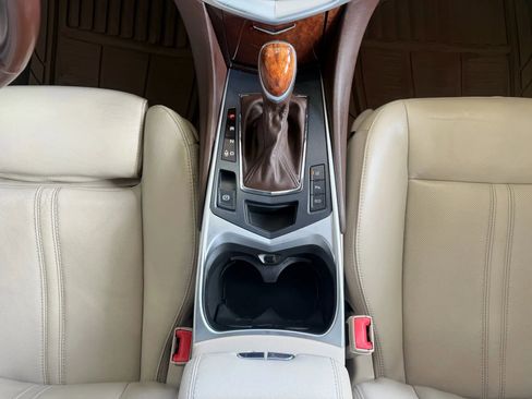 Used 2014 Cadillac SRX Luxury w/ Driver Awareness Package image 18