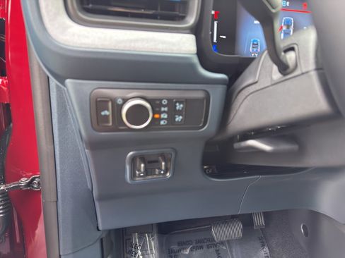 New 2025 Ford Maverick XLT w/ XLT Luxury Package image 16