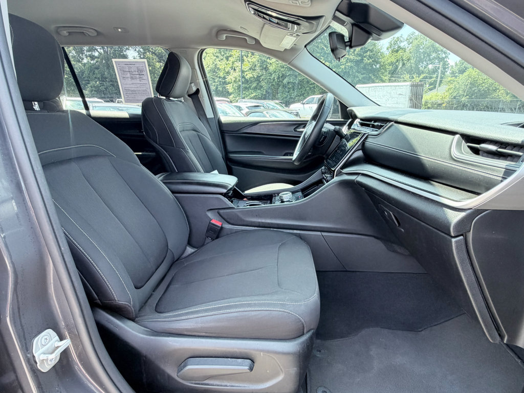 Used 2023 Jeep Grand Cherokee L Laredo RWD image 22