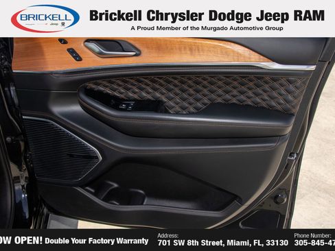Used 2023 Jeep Grand Cherokee L Summit AWD/4WD image 13