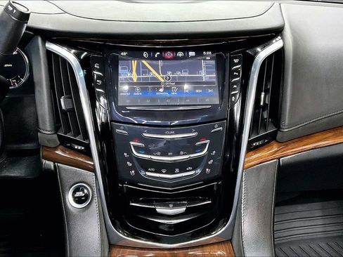 Used 2016 Cadillac Escalade Luxury image 15