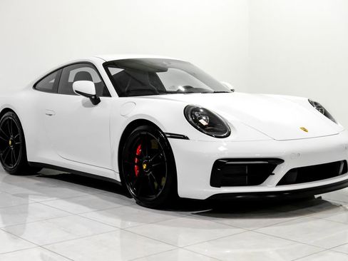 Used 2024 Porsche 911 Carrera GTS image 3