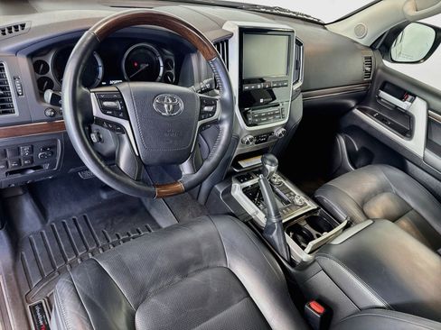 Used 2019 Toyota Land Cruiser w/ Carpet Mat Package AWD/4WD image 4