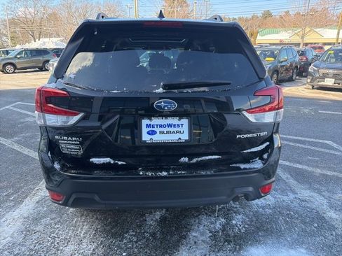 Used 2023 Subaru Forester Premium image 6