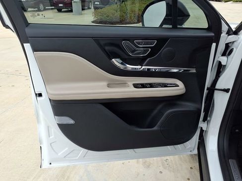 Used 2026 Lincoln Corsair Premiere FWD image 14