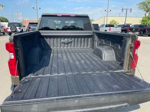 Used 2023 Chevrolet Silverado 1500 LT AWD/4WD image 34