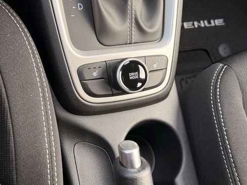 Certified 2026 Hyundai Venue SEL FWD image 26