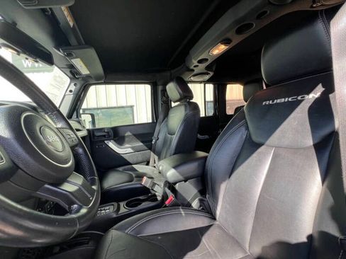Used 2014 Jeep Wrangler Unlimited Rubicon w/ Connectivity Group AWD/4WD image 2