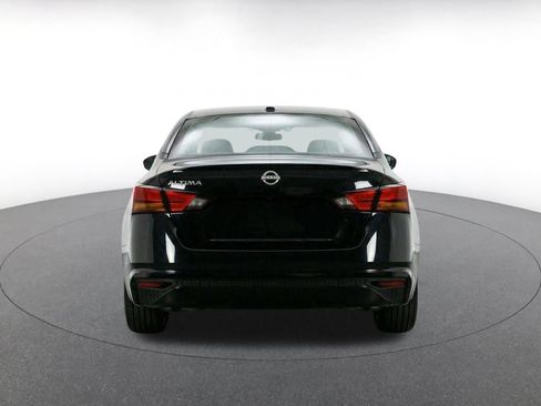 Used 2025 Nissan Altima 2.5 SV FWD image 8