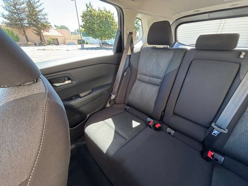 Used 2025 Nissan Rogue SV AWD/4WD image 36