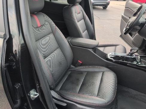 Used 2024 Chevrolet Trax RS w/ Sunroof Package FWD image 41