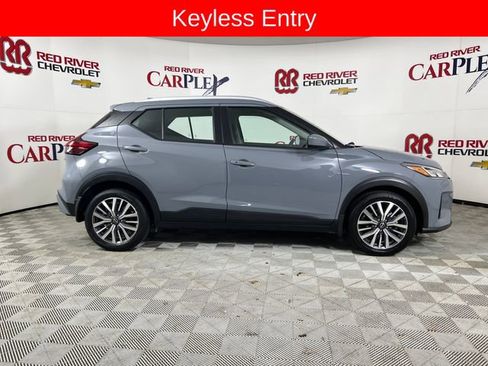 Used 2023 Nissan Kicks SV image 9