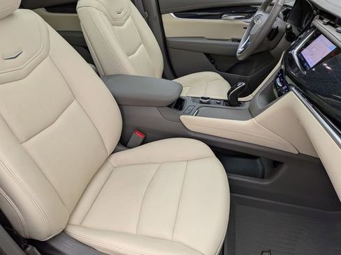 Certified 2024 Cadillac XT6 Premium Luxury w/ LPO, Floor Liner Package AWD/4WD image 28