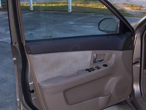 Used 2007 Kia Spectra EX image 10