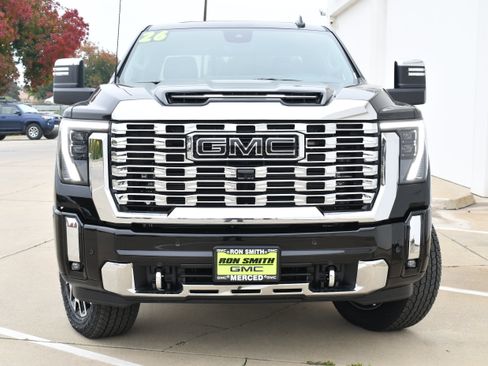 New 2026 GMC Sierra 2500 Denali w/ Denali Reserve Package AWD/4WD image 4