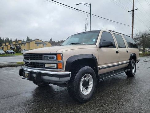 Used 1993 Chevrolet Suburban 2500 image 1