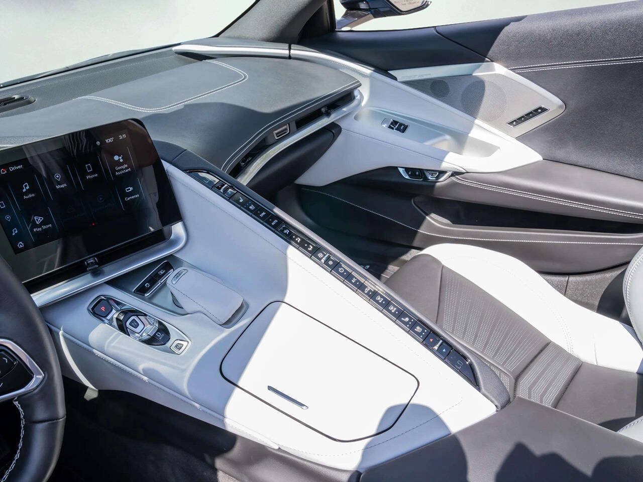 Used 2024 Chevrolet Corvette Stingray Preferred Conv w/ Z51 Performance Package RWD image 23