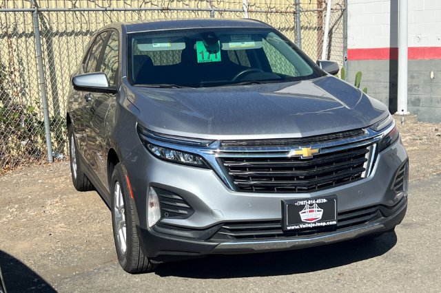 Used 2024 Chevrolet Equinox LT FWD image 2