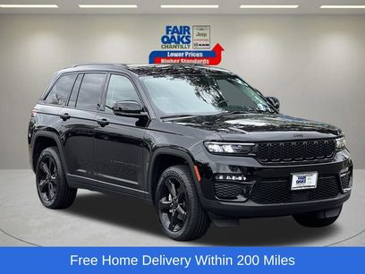 Used 2023 Jeep Grand Cherokee Limited w/ Black Appearance Package