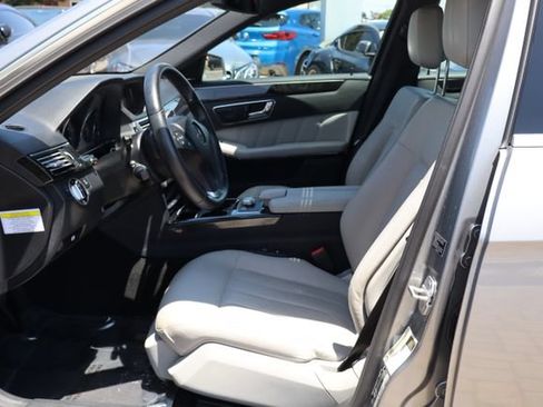 Used 2010 Mercedes-Benz E 550 Sedan image 22