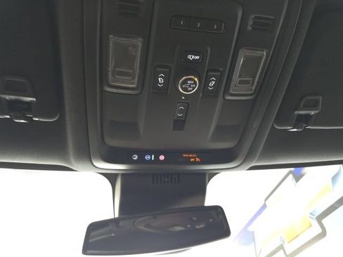 Used 2024 Chevrolet Tahoe Premier AWD/4WD image 25