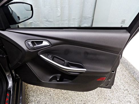 Used 2016 Ford Focus ST image 11