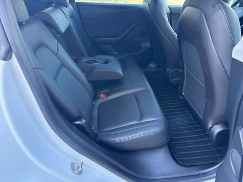Used 2020 Tesla Model Y Long Range image 25