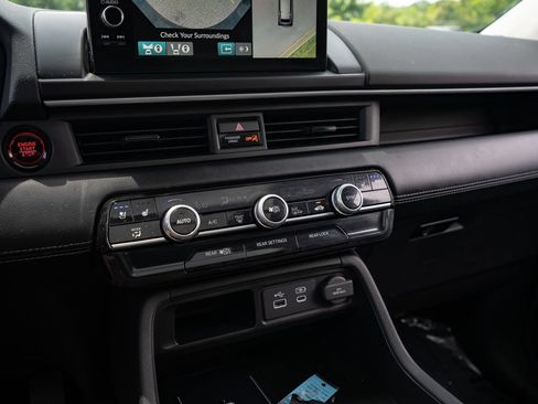 Used 2023 Honda Pilot Elite image 27
