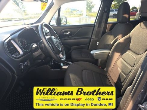 Certified 2022 Jeep Renegade Latitude w/ Convenience Group image 24