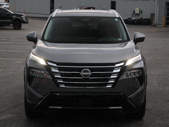 Certified 2025 Nissan Rogue Platinum w/ Tech Package AWD/4WD image 7